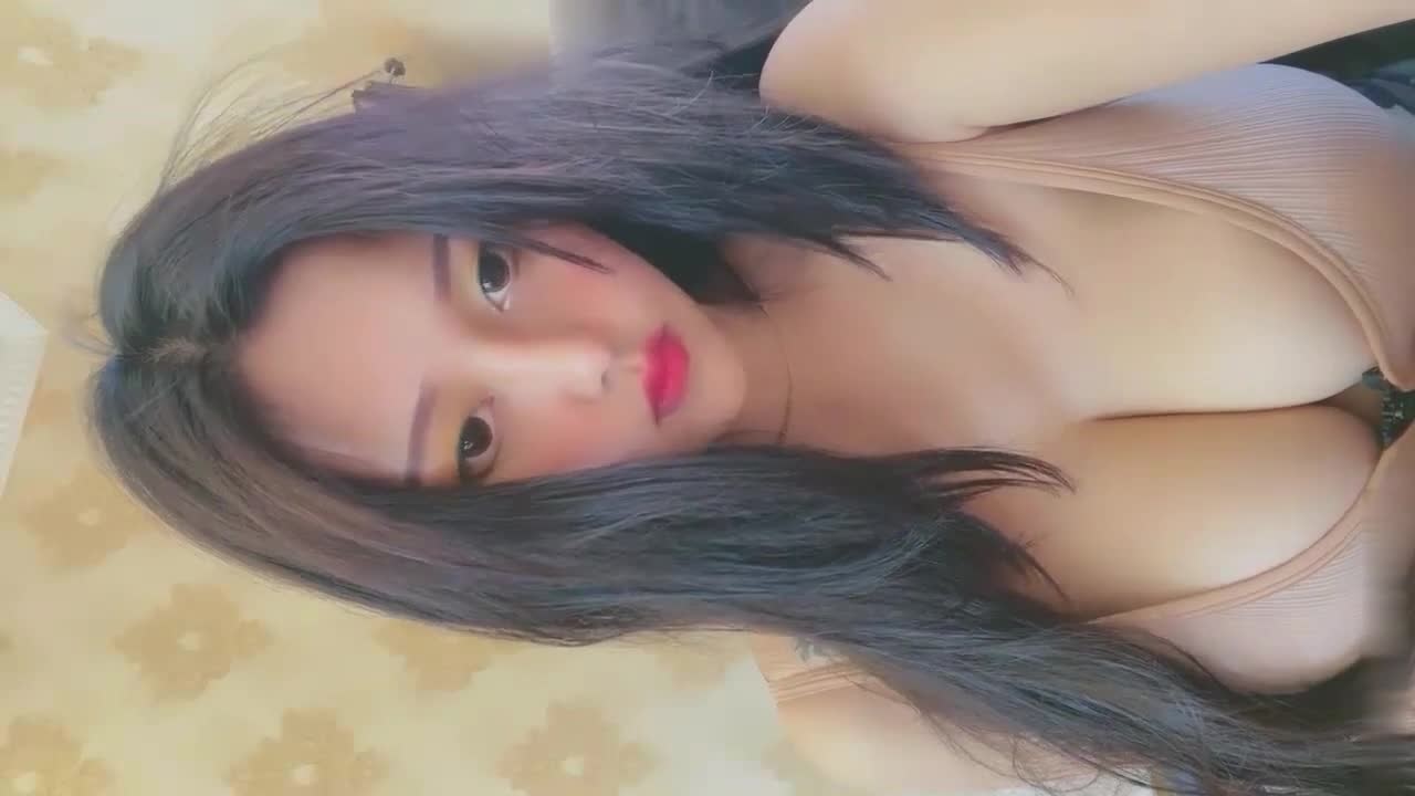 G奶美女一线天肥穴-1